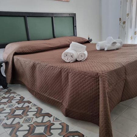 Casa Viotti Le Fuoriserie Палермо Екстериор снимка